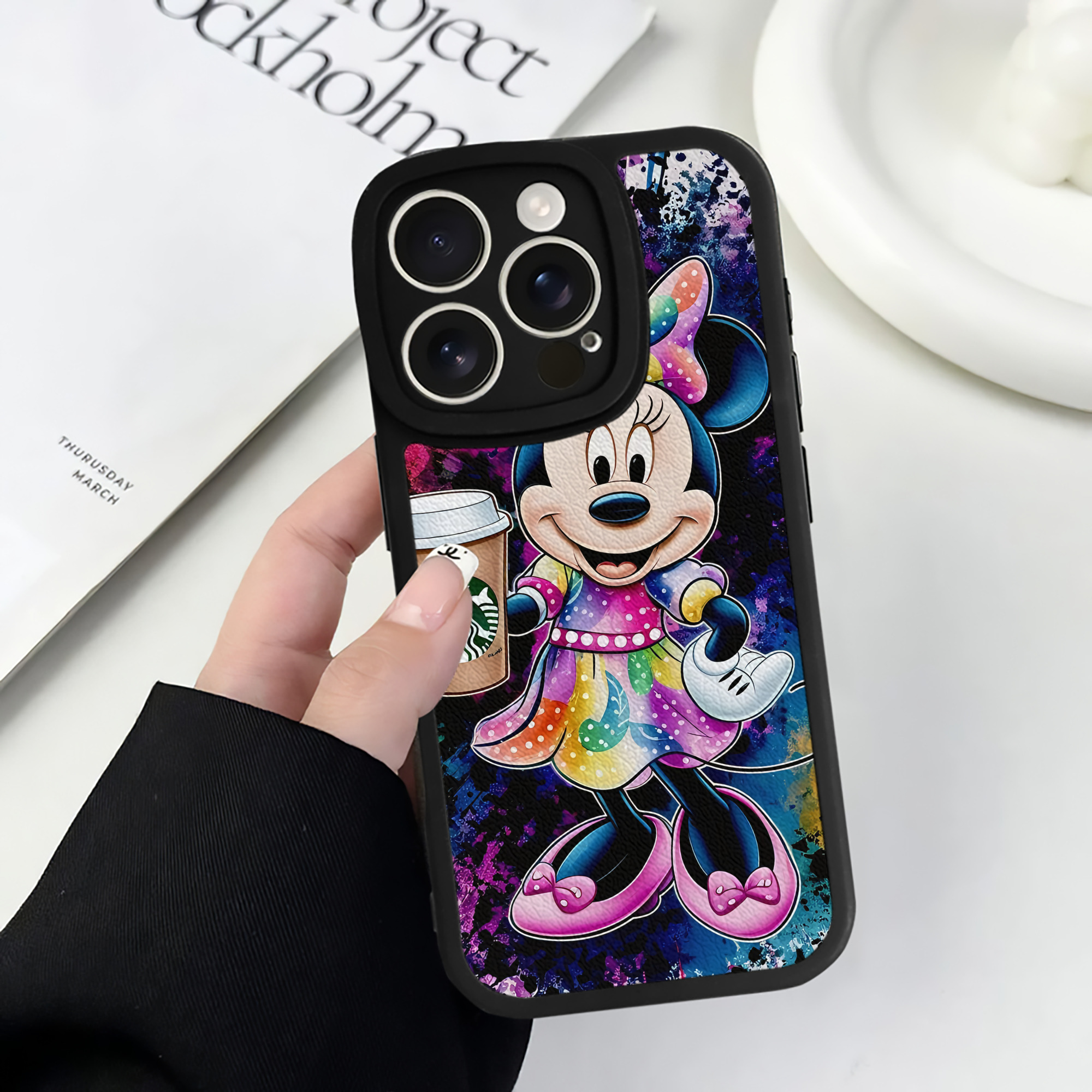 （画像用） ミッキーマウス Mickey Mouse 【iPhone 16シリーズ対応】シリコンスマホケース（レザー調） 材質：シリコン